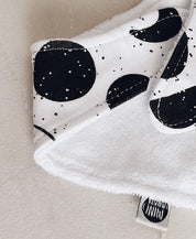 Conjunto Bebê Unissex Calça + Body Longo + Babador | Preto e Lunar