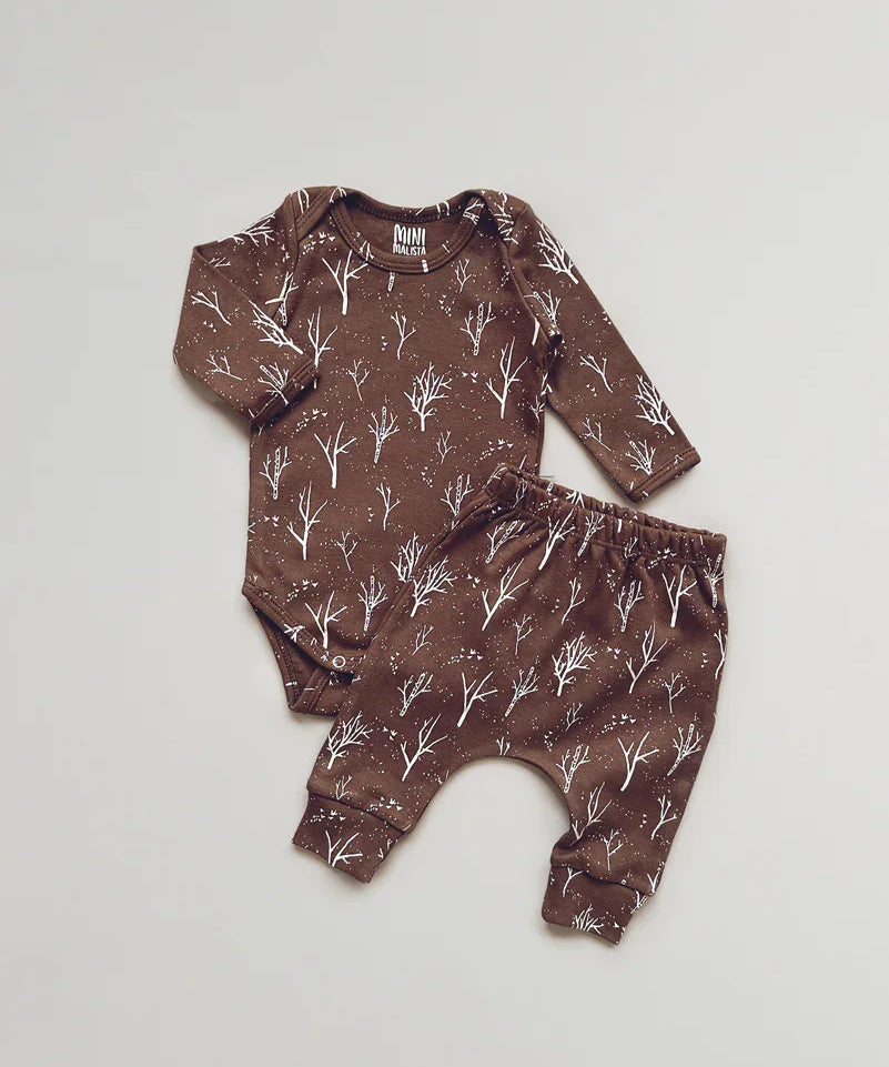 Conjunto-Body-manga-longa-e-calca-harem-bebe-menino-twig-galhos-marrom.jpg