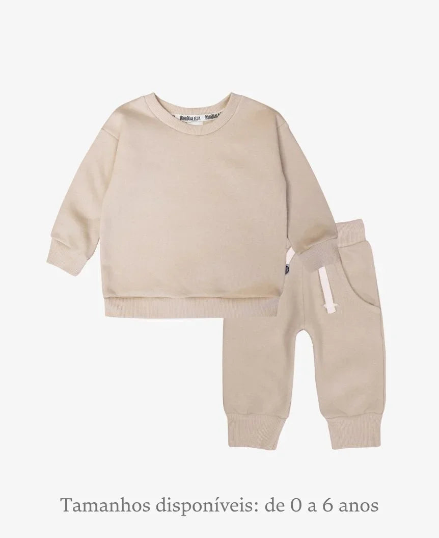 MiniMalista Conjunto Moletom Infantil Algodão em Bege Claro. Moletom + calça 100% algodão peluciado da mesma cor, look pronto para bebê e criança, unissex menino e menina, do bebê de 0-3 meses aos 5-6 anos.