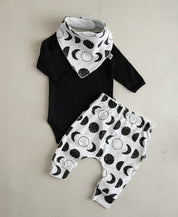 Conjunto Bebê Unissex Calça + Body Longo + Babador | Preto e Lunar