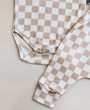 Conjunto Body Manga Curta e Calça Bebê Unissex | Racer Beige