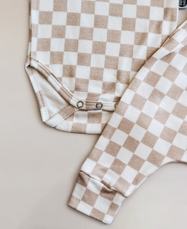 Conjunto Body Manga Curta e Calça Bebê Unissex | Racer Beige