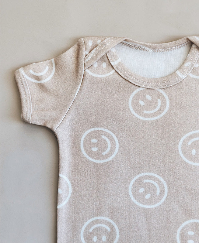 Conjunto Body Manga Curta e Calça Bebê Unissex | Smiley