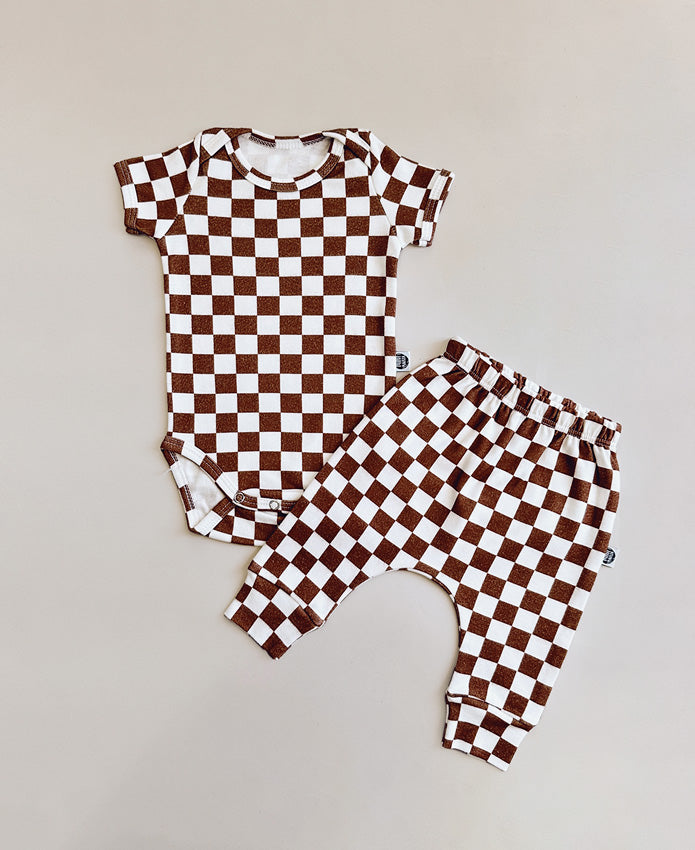 Conjunto Body Manga Curta e Calça Bebê Unissex | Racer Oak