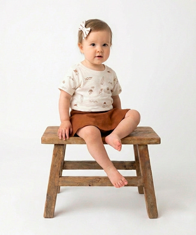 Conjunto-bebe-menina-verao-camiseta-beach-saia-boomies-marrom-chocolate-laco-forest-2.jpg