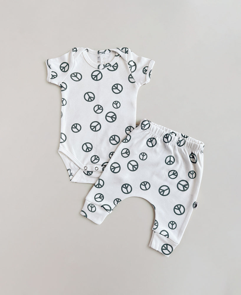 Conjunto Body Manga Curta e Calça Bebê Unissex | Peace and Love