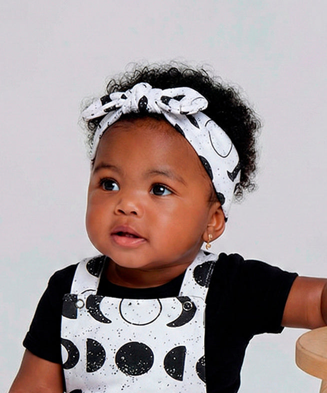 Faixinha-bebe-menina-lunar-preto-e-branco-minimalista-baby-2.jpg