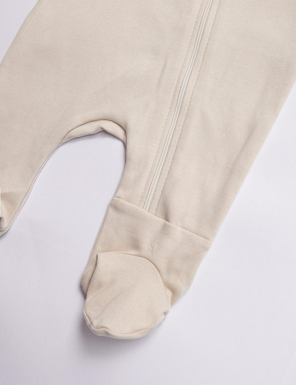 Macacão de Bebê Ziper com opção de Pezinho | Liso Sand