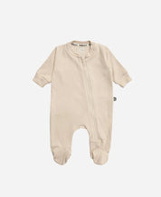 Macacão de Bebê Ziper com opção de Pezinho | Liso Sand