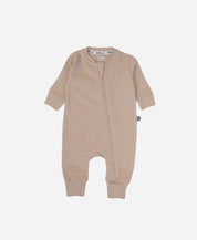 Macacão de Bebê Ziper com opção de Pezinho | Liso Cinnamon