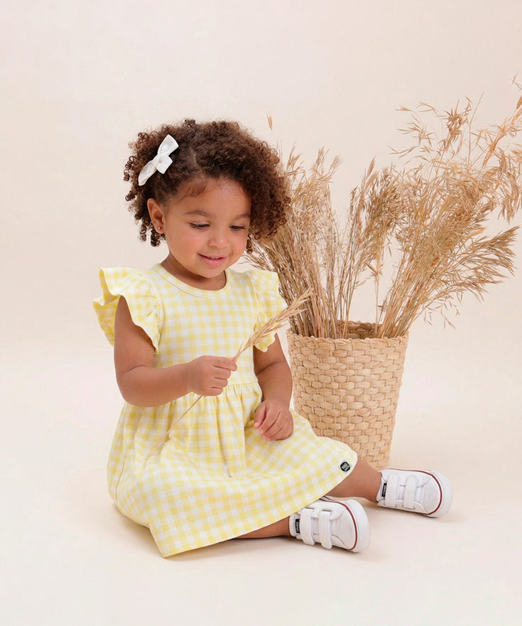 Vestido-babado-ombro-estampa-vichy-amarelo-algodao-bebe-crianca-menina-minimalista-xadrez-3.jpg