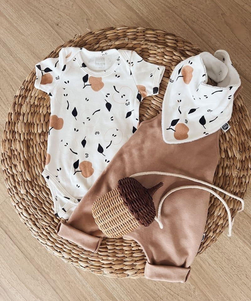 Babador Bandana Unissex | Apples - MiniMalista Baby - 0.3, b2b, Baby, black-friday, com-desconto-mm10, Meia Estação, Menino, Neutro, new, Unissex -bebê-minimalista-estiloso