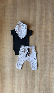 Babador Bandana Unissex | Satellite Branco - MiniMalista Baby - 0.4, b2b, Baby, black-friday, com-desconto-mm10, Meia Estação, Menino, Neutro, SALE-FINAL, Unissex -bebê-minimalista-estiloso