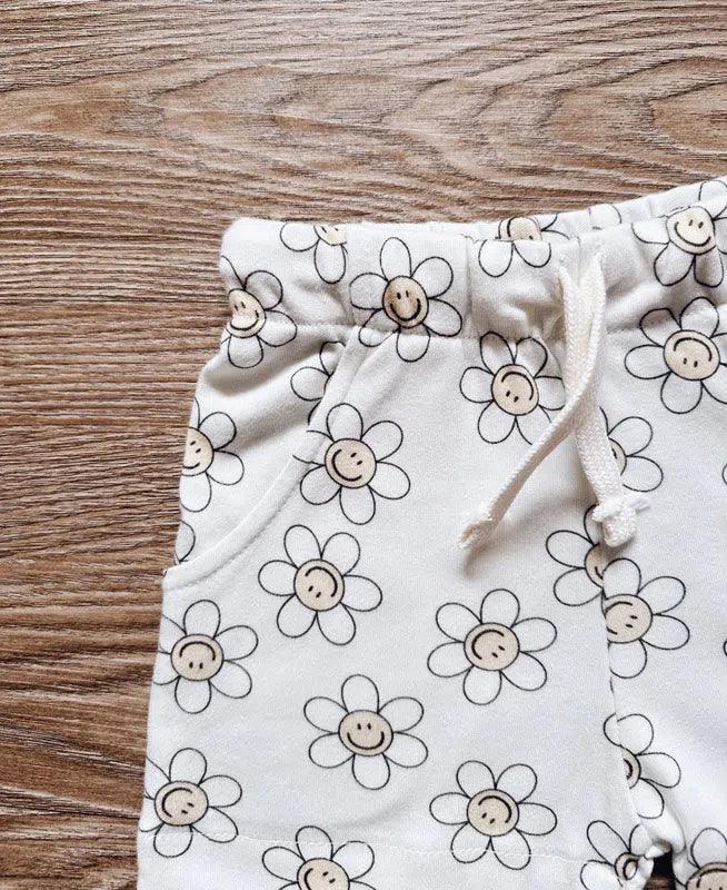 Bermuda Cargo Infantil Unissex | Flower Power - MiniMalista Baby - 0.4, Ano Novo, b2b, black-friday, Calor, com-desconto-mm10, Kids, Menina, new, Reveillon, tab-tam-shorts-cargo, Verão -bebê-minimalista-estiloso