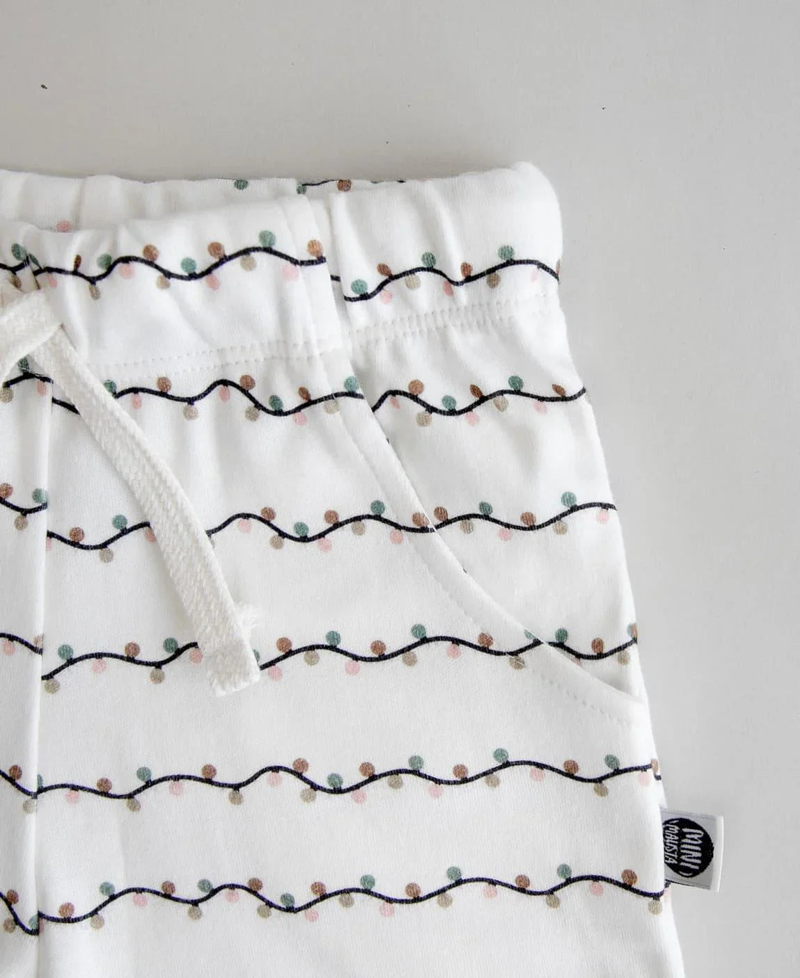 Bermuda Cargo Infantil Unissex | Lights - MiniMalista Baby - 0, Ano Novo, b2b, Calor, Christmas, com-desconto-mm10, Kids, Menino, natal, Neutro, new, Reveillon, tab-tam-shorts-cargo, Unissex, Verão, Xmas -bebê-minimalista-estiloso