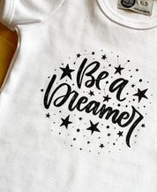 Body de Bebê Manga Curta Unissex Be a Dreamer - MiniMalista Baby - 0.35, 0.45, b2b, Baby, black-friday, com-desconto-mm10, Meia Estação, Menina, Menino, Neutro, tab-tam-body-curto, Unissex -bebê-minimalista-estiloso