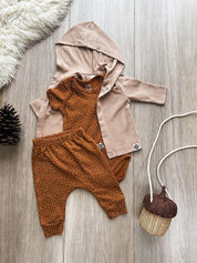 Body de Bebê Manga Curta Unissex | Bolinhas Outono - MiniMalista Baby - 0.4, b2b, Baby, black-friday, com-desconto-mm10, Meia Estação, Menina, tab-tam-body-curto -bebê-minimalista-estiloso