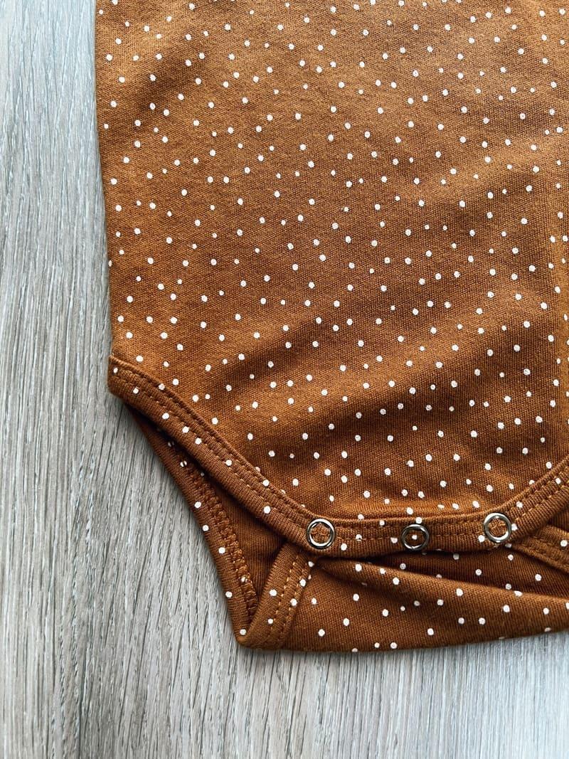 Body de Bebê Manga Curta Unissex | Bolinhas Outono - MiniMalista Baby - 0.4, b2b, Baby, black-friday, com-desconto-mm10, Meia Estação, Menina, tab-tam-body-curto -bebê-minimalista-estiloso