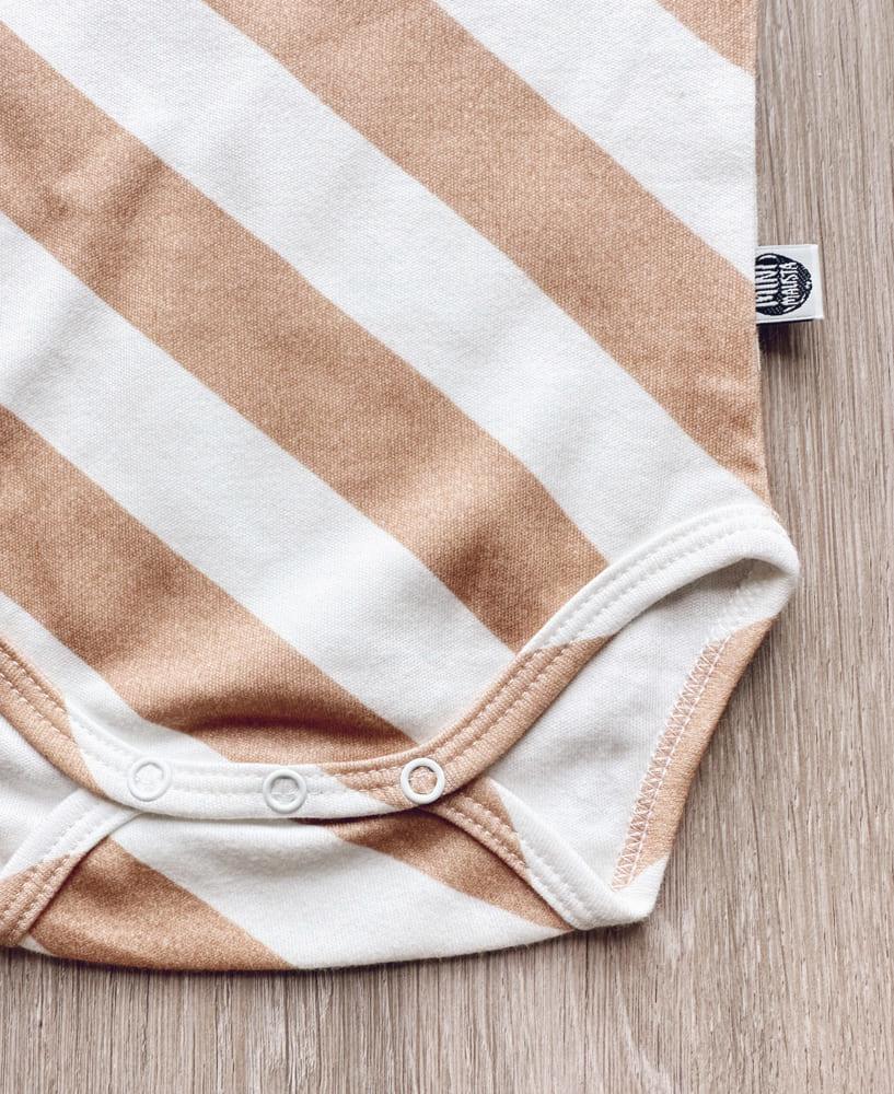 Body de Bebê Manga Curta Unissex | Listras Diagonais Bege - MiniMalista Baby - 0.2, b2b, Baby, black-friday, com-desconto-mm10, Meia Estação, Menino, Neutro, new, tab-tam-body-curto, Unissex -bebê-minimalista-estiloso