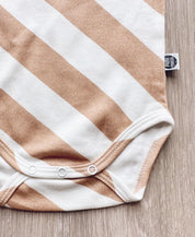 Body de Bebê Manga Curta Unissex | Listras Diagonais Bege - MiniMalista Baby - 0.2, b2b, Baby, black-friday, com-desconto-mm10, Meia Estação, Menino, Neutro, new, tab-tam-body-curto, Unissex -bebê-minimalista-estiloso