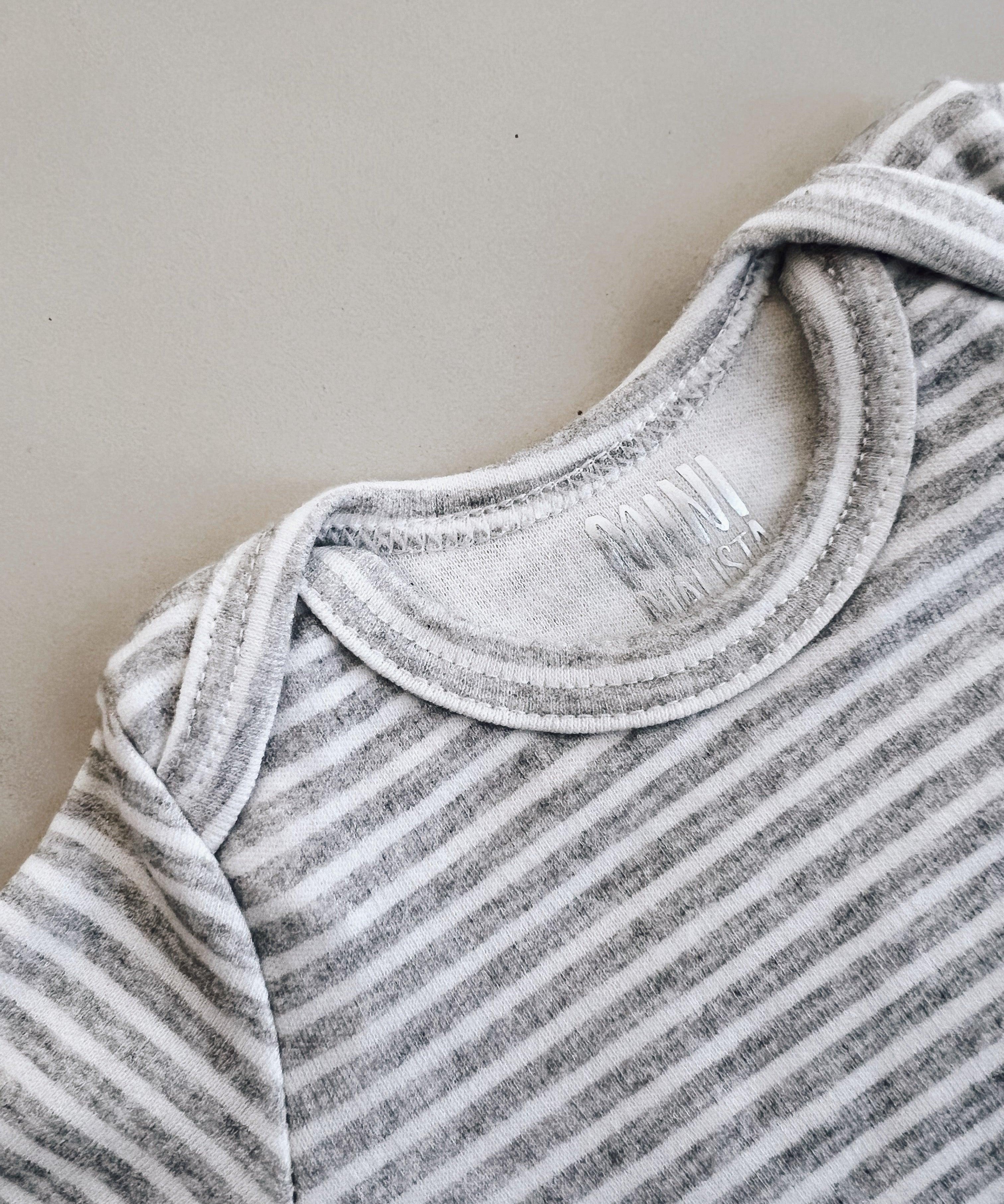 Body de Bebê Manga Curta Unissex | Listrinhas Cinza - MiniMalista Baby - 0.3, 0.45, b2b, Baby, black-friday, com-desconto-mm10, Meia Estação, Menino, Neutro, new, tab-tam-body-curto, Unissex -bebê-minimalista-estiloso