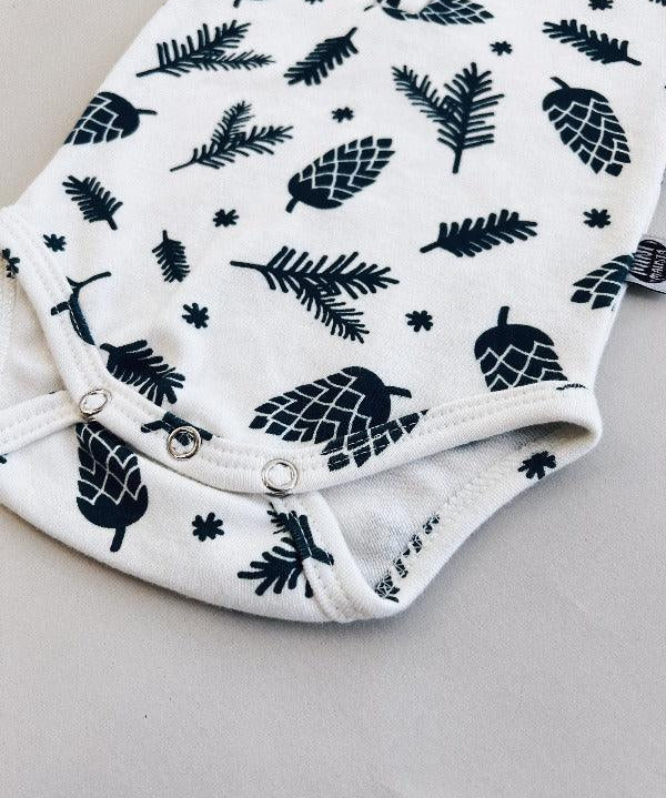 Body de Bebê Regata Unissex Botões | Pine Cones - MiniMalista Baby - 0, b2b, Baby, Calor, Christmas, com-desconto-mm10, Menino, natal, SALE-FINAL, tab-tam-body-regata, Verão, Xmas -bebê-minimalista-estiloso