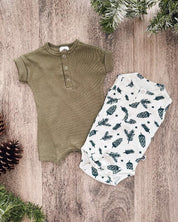 Body de Bebê Regata Unissex Botões | Pine Cones - MiniMalista Baby - 0, b2b, Baby, Calor, Christmas, com-desconto-mm10, Menino, natal, SALE-FINAL, tab-tam-body-regata, Verão, Xmas -bebê-minimalista-estiloso