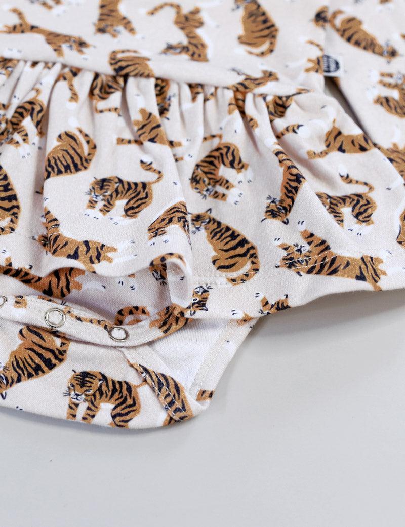 Body-Vestido de Bebê Manga Longa | Tiger - MiniMalista Baby - 0.3, 0.35, b2b, Baby, black-friday, com-desconto-mm10, Frio, Menina, tab-tam-body-vestido -bebê-minimalista-estiloso