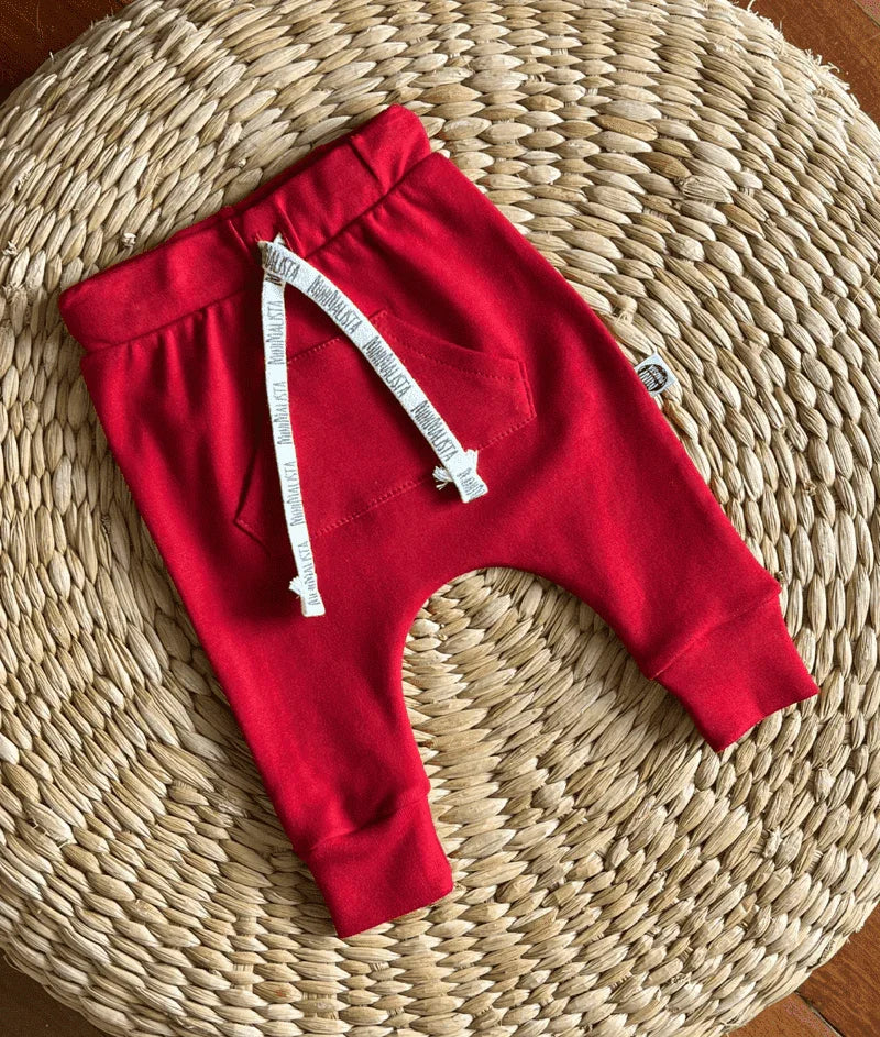 Calça de Bebê Unissex Bolsão MiniMalista Liso Real Red - MiniMalista Baby - 0, 0.3, b2b, Baby, black-friday, Christmas, com-desconto-mm10, Meia Estação, Natal, Neutro, tab-tam-calça-bolsão-kids, Unissex, Winter Sale 20%, Xmas -bebê-minimalista-estiloso