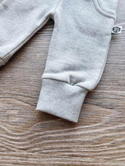 Calça Moletom Unissex Peluciado MiniMalista | Liso Mescla Médio - MiniMalista Baby - 0.45, b2b, Baby, black-friday, com-desconto-mm10, Frio, Menino, SALE-FINAL, tab-tam-calca-moletom, tab-tam-calça-molet-bebe, tam-tam-calça-bolsao-bebe, Winter Sale 30% -bebê-minimalista-estiloso