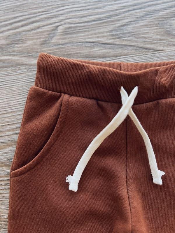 Calça Moletom Unissex Peluciado MiniMalista | Liso Oak - MiniMalista Baby - 0.3, b2b, Baby, black-friday, com-desconto-mm10, Frio, Kids, Menino, tab-tam-calca-moletom, tab-tam-calça-molet-bebe, tam-tam-calça-bolsao-bebe -bebê-minimalista-estiloso