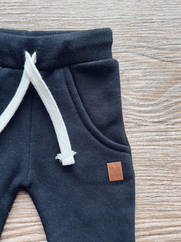 Calça Moletom Unissex Peluciado MiniMalista | Liso Preto - MiniMalista Baby - 0.3, b2b, Baby, Best, black-friday, com-desconto-mm10, Frio, Kids, Menino, Neutro, tab-tam-calca-moletom, tab-tam-calça-molet-bebe, tam-tam-calça-bolsao-bebe, Unissex, Winter Sale 20% -bebê-minimalista-estiloso