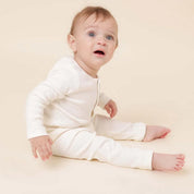 Calça Unissex Slim Canelado MiniMalista | Liso Branco Off - MiniMalista Baby - 0.25, 0.3, Ano Novo, anonovo, b2b, Baby, Best, black-friday, com-desconto-mm10, Frio, Kids, Menina, Neutro, new, Reveillon, tab-tam-calça-slim, Unissex -bebê-minimalista-estiloso