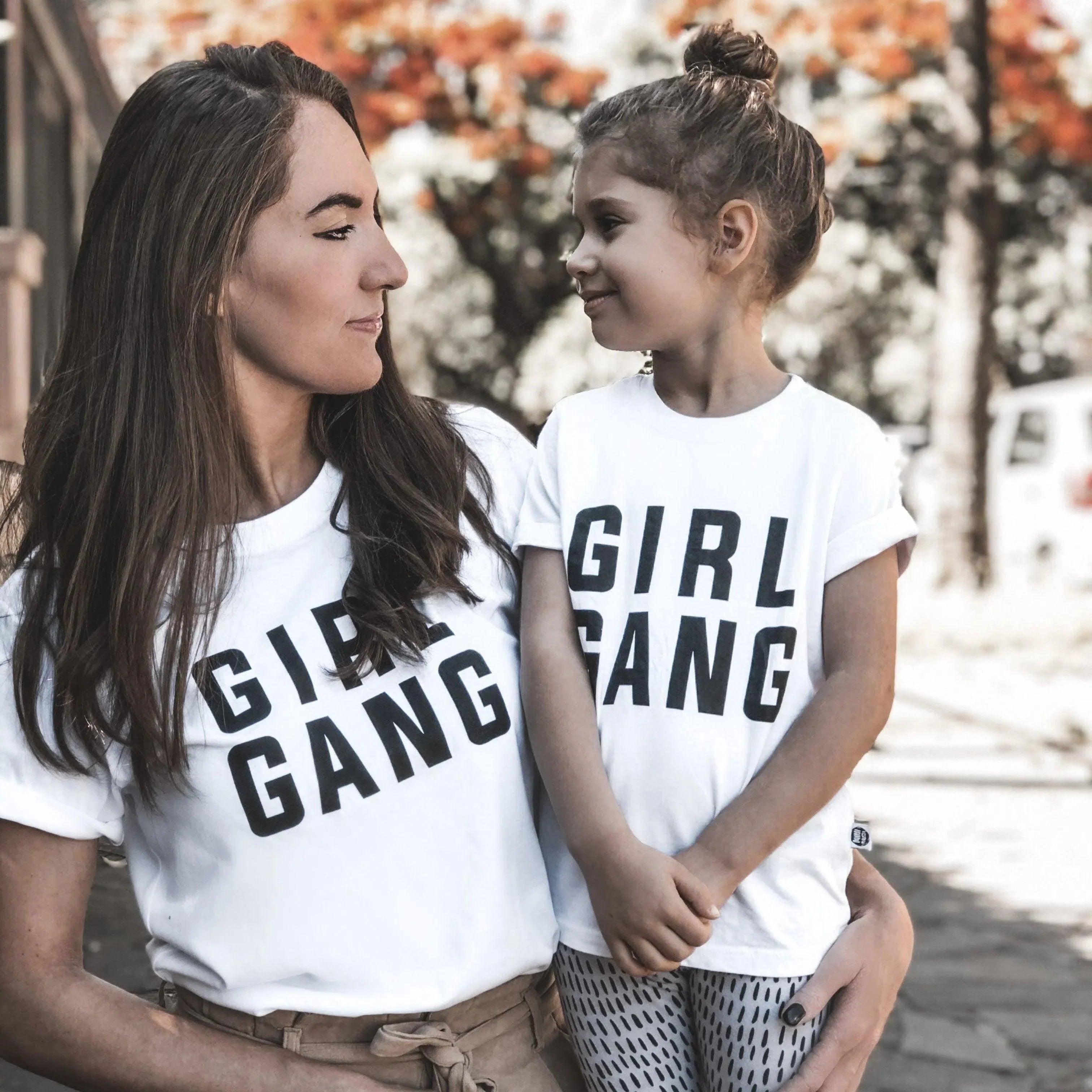 Camiseta Adulto GIRL GANG - MiniMalista Baby - b2b, contagem de estoque, Meia Estação, Menina, Menino, outlet, SALE-FINAL, tab-tam-cam-adulto-2 -bebê-minimalista-estiloso
