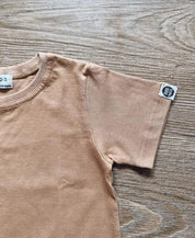 Camiseta Infantil Manga Curta Unissex MiniMalista | Liso Mocha - MiniMalista Baby - 0.3, 0.4, b2b, black-friday, com-desconto-mm10, Kids, Meia Estação, Menina, Menino, Neutro, SALE-FINAL, tab-tam-camiseta-manga-curta, Unissex -bebê-minimalista-estiloso