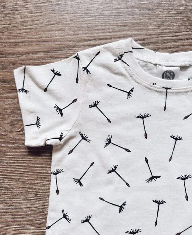 Camiseta Infantil Manga Curta Unissex | Dandelion - MiniMalista Baby - 0.2, 0.3, Ano Novo, b2b, black-friday, com-desconto-mm10, Kids, Meia Estação, Menina, Menino, Neutro, Reveillon, tab-tam-camiseta-manga-curta, Unissex -bebê-minimalista-estiloso