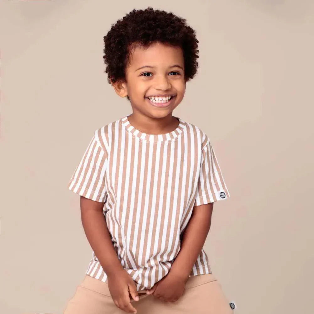 Camiseta Infantil Manga Curta Unissex | Listras Retrô Avelã - MiniMalista Baby - 0.3, 0.45, b2b, black-friday, Kids, Meia Estação, Menino, minime, Neutro, outlet, SALE-FINAL, tab-tam-camiseta-manga-curta, Unissex -bebê-minimalista-estiloso