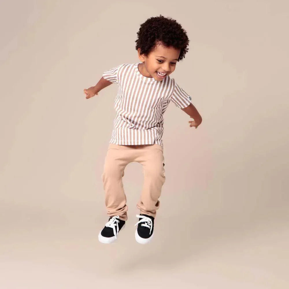 Camiseta Infantil Manga Curta Unissex | Listras Retrô Avelã - MiniMalista Baby - 0.3, 0.45, b2b, black-friday, Kids, Meia Estação, Menino, minime, Neutro, outlet, SALE-FINAL, tab-tam-camiseta-manga-curta, Unissex -bebê-minimalista-estiloso