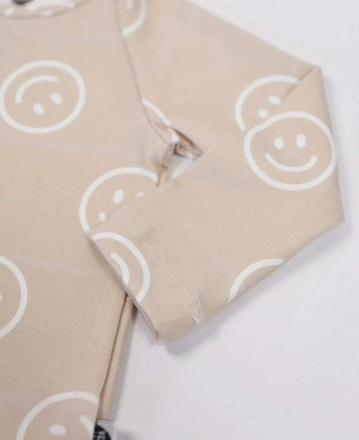 Camiseta Infantil Proteção Solar Unissex UV50+ | Smiley - MiniMalista Baby - 0.3, b2b, black-friday, Calor, com-desconto-mm10, Menino, Neutro, tab-tam-camiseta-praia, tab-tam-camiseta-solar-praia, tab-tamanho-camiseta-raglan, Unissex, Verão -bebê-minimalista-estiloso