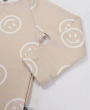 Camiseta Infantil Proteção Solar Unissex UV50+ | Smiley - MiniMalista Baby - 0.3, b2b, black-friday, Calor, com-desconto-mm10, Menino, Neutro, tab-tam-camiseta-praia, tab-tam-camiseta-solar-praia, tab-tamanho-camiseta-raglan, Unissex, Verão -bebê-minimalista-estiloso