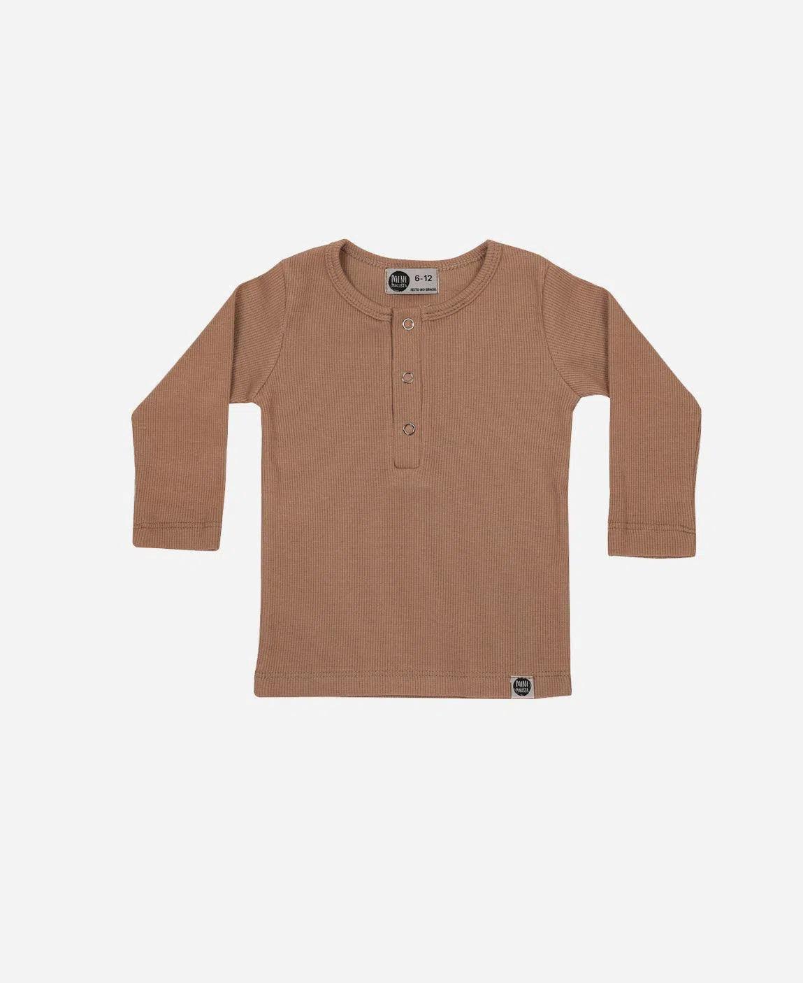 Camiseta Infantil Unissex Manga Longa Canelado Botões MiniMalista | Liso Mocha - MiniMalista Baby - 0.3, 0.4, b2b, black-friday, com-desconto-mm10, Frio, Kids, Menina, Menino, Neutro, SALE-FINAL, tab-tam-camiseta-botao-frontal, tab-tam-camiseta-botão-frontal-manga-longa, Unissex, Winter Sale 40% -bebê-minimalista-estiloso