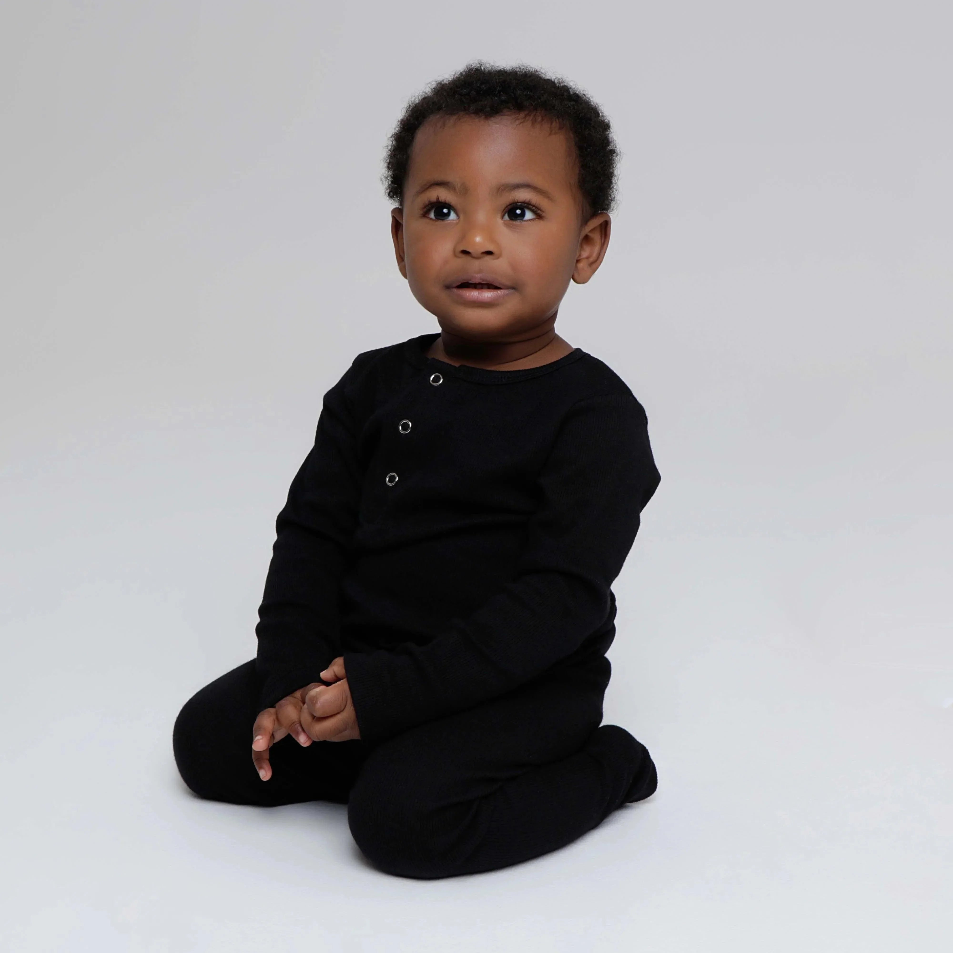 Camiseta Infantil Unissex Manga Longa Canelado Botões MiniMalista | Liso Preto - MiniMalista Baby - 0.2, 0.3, b2b, black-friday, com-desconto-mm10, Frio, Kids, Menino, Neutro, tab-tam-camiseta-botao-frontal, tab-tam-camiseta-botão-frontal-manga-longa, Unissex, Winter Sale 20% -bebê-minimalista-estiloso