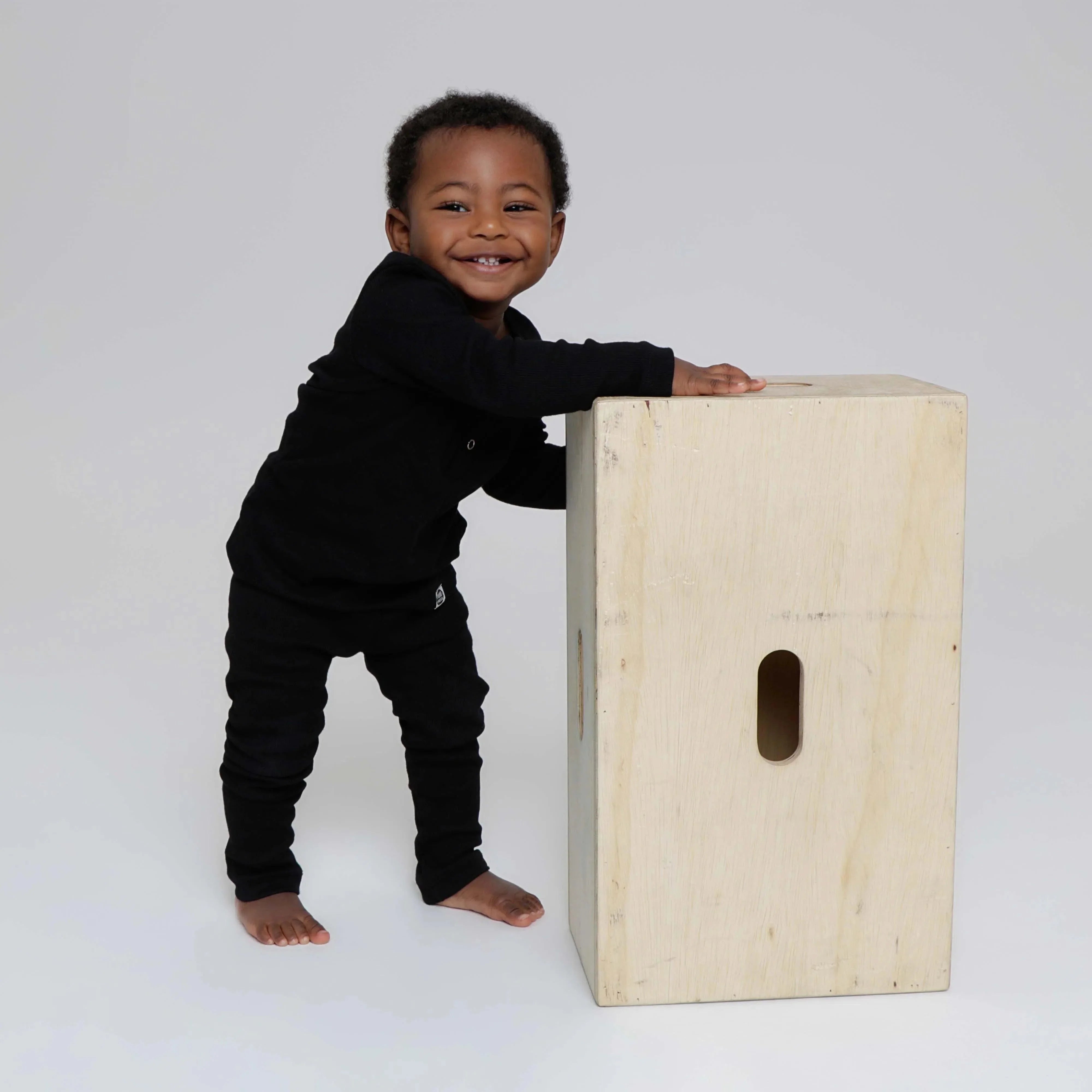 Camiseta Infantil Unissex Manga Longa Canelado Botões MiniMalista | Liso Preto - MiniMalista Baby - 0.2, 0.3, b2b, black-friday, com-desconto-mm10, Frio, Kids, Menino, Neutro, tab-tam-camiseta-botao-frontal, tab-tam-camiseta-botão-frontal-manga-longa, Unissex, Winter Sale 20% -bebê-minimalista-estiloso