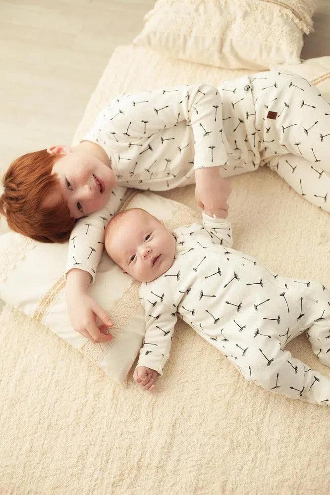 Camiseta Infantil Unissex Manga Longa Canelado Botões | Dandelion - MiniMalista Baby - 0.2, 0.3, Ano Novo, b2b, black-friday, com-desconto-mm10, Frio, Kids, Menina, Menino, Neutro, Reveillon, tab-tam-camiseta-botao-frontal, tab-tam-camiseta-botão-frontal-manga-longa, Unissex, Winter Sale 30% -bebê-minimalista-estiloso