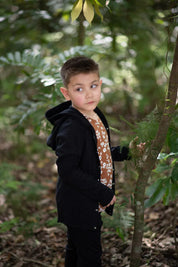 Casaco de Malha Unissex MiniMalista | Liso Preto - MiniMalista Baby - 0.2, 0.3, b2b, Baby, black-friday, com-desconto-mm10, Frio, Kids, Menino, Neutro, tab-tam-cardigan-casaco-malha, Unissex, Winter Sale 20% -bebê-minimalista-estiloso