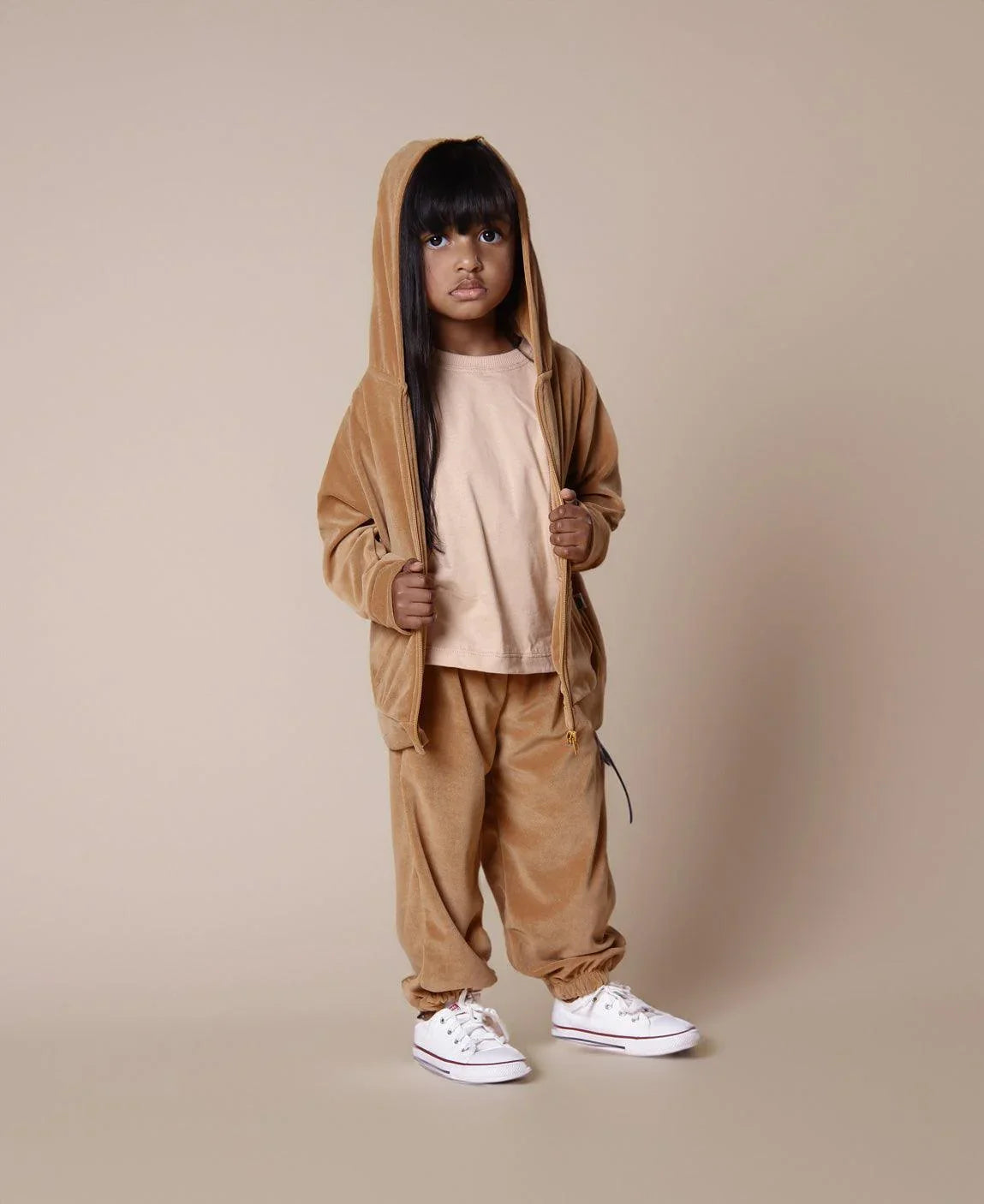 Casaco Plush Unissex MiniMalista | Liso Caramelo - MiniMalista Baby - 0.3, b2b, Baby, black-friday, com-desconto-mm10, Frio, Kids, Menina, Menino, Neutro, tab-medidas-casaco-capuz, tab-tam-casaco-capuz-ziper-bebe, Unissex -bebê-minimalista-estiloso