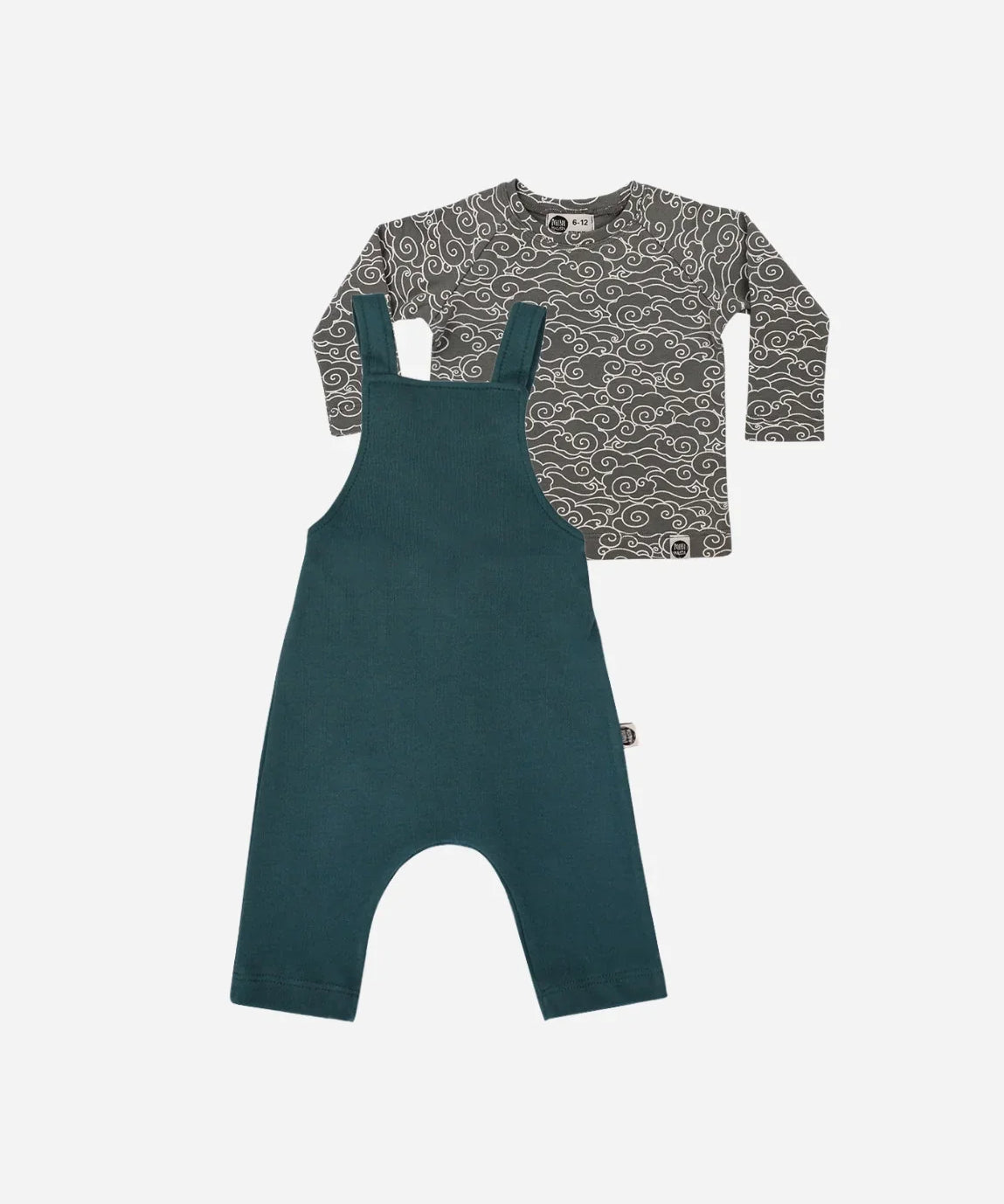 conjunto-infantil-minimalista-macacao-jardineira-salopete-liso-verde-deep-green-blusa-camiseta-longa-nuvens-cinza-dreamy.jpg