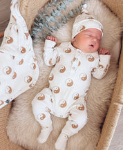 Kit Presente Saída de Maternidade Bebê 4 peças | Yin Yang - Com Caixa Presente