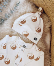 Kit Presente Saída de Maternidade Bebê 4 peças | Yin Yang - Com Caixa Presente