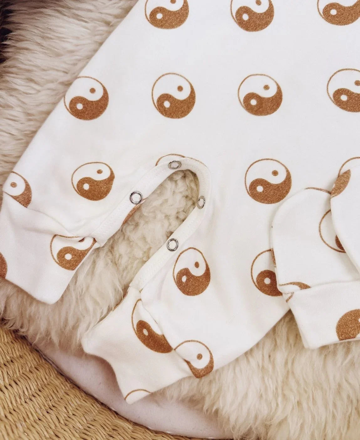 Kit Presente Saída de Maternidade Bebê 4 peças | Yin Yang - Com Caixa Presente